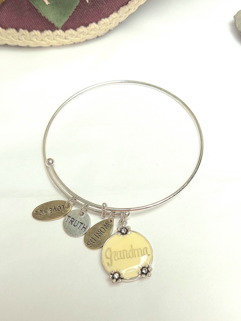 KIS Grandma Worlds Best Love You Forever Charm Bracelet Silver Flower Charms